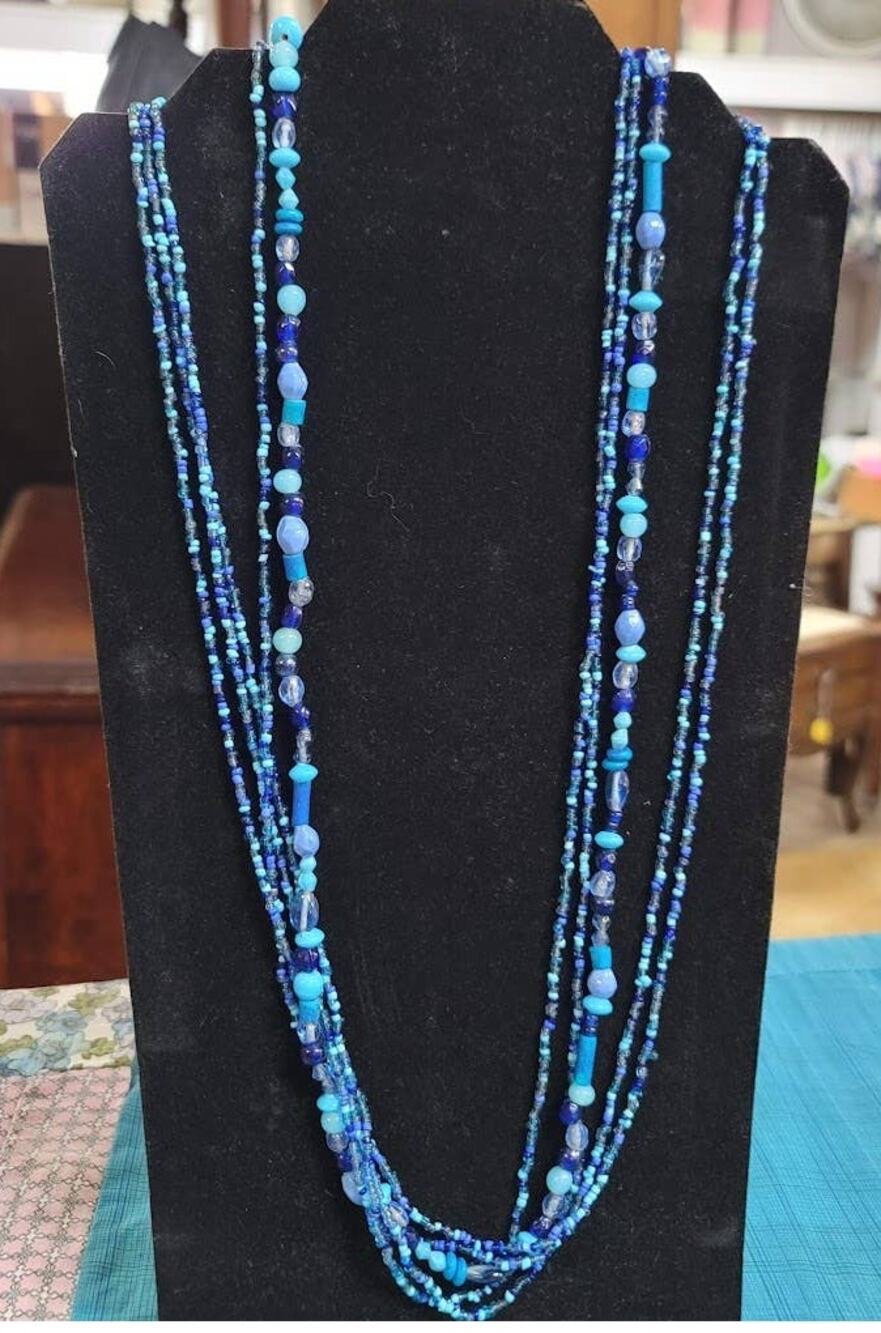 Vintage Costume Jewelry Fashion Multi Strand Beaded Blue Necklace Glass Stone